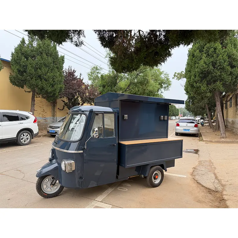 Piaggio Sivulle avautuva pikaruokapakettiauto