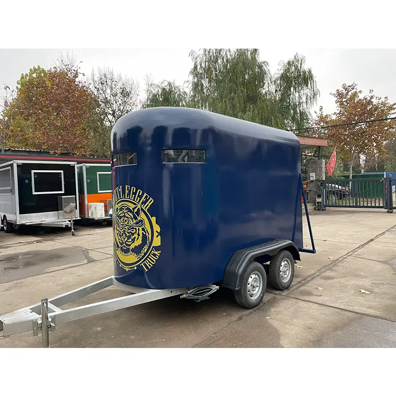 Vintage Horse Box Mobile Bar traileri